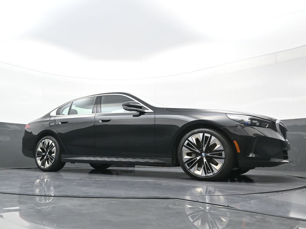 2025 BMW 5 Series 540i xDrive