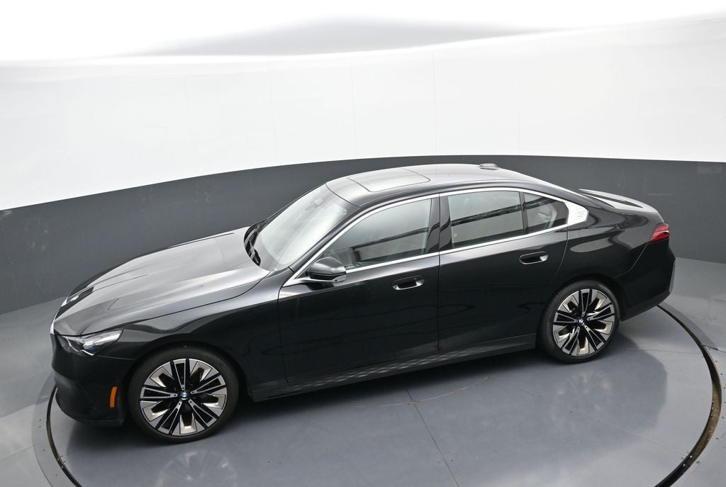 2025 BMW 5 Series 540i xDrive