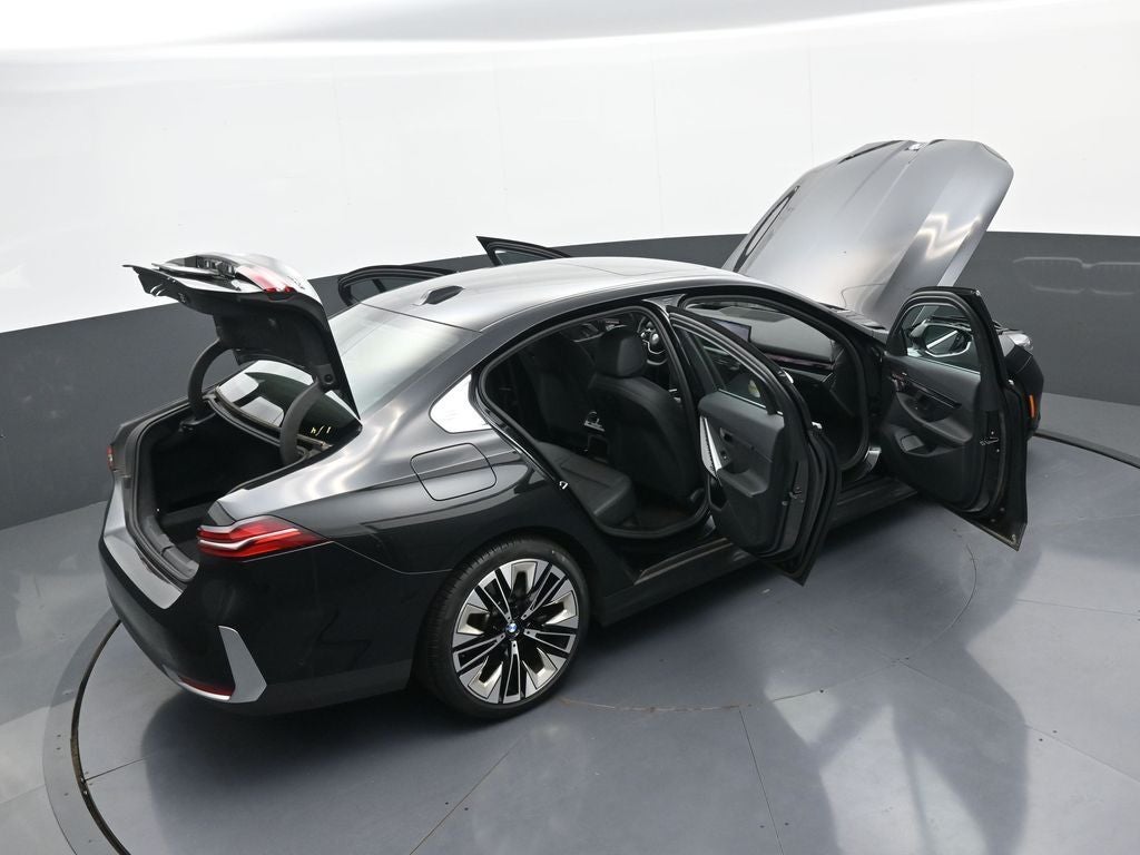 2025 BMW 5 Series 540i xDrive