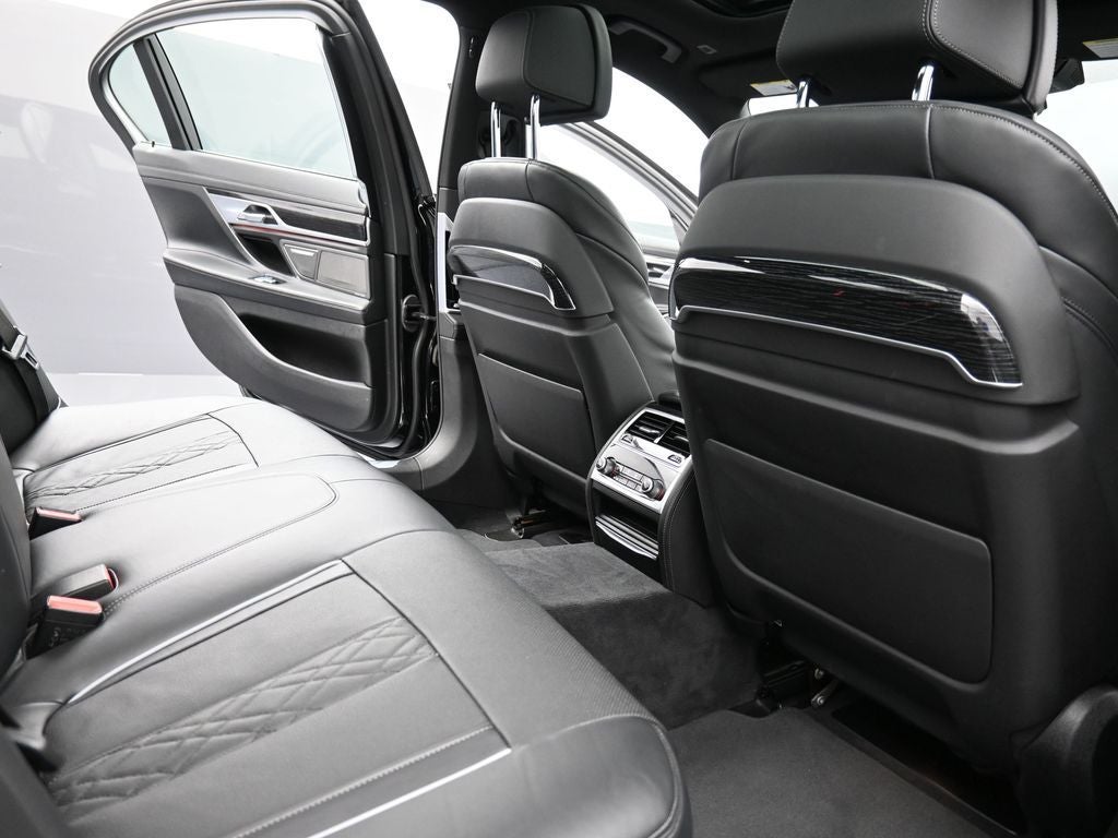 2022 BMW 7 Series 740i xDrive