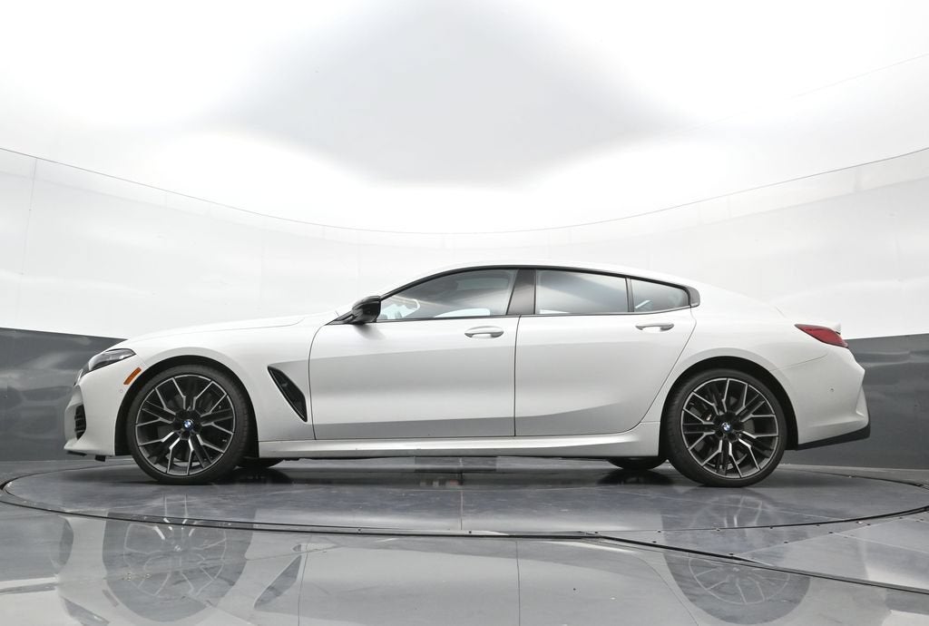2024 BMW 8 Series M850i