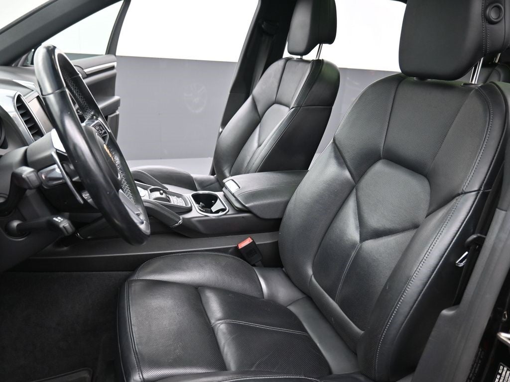 2016 Porsche Cayenne Base