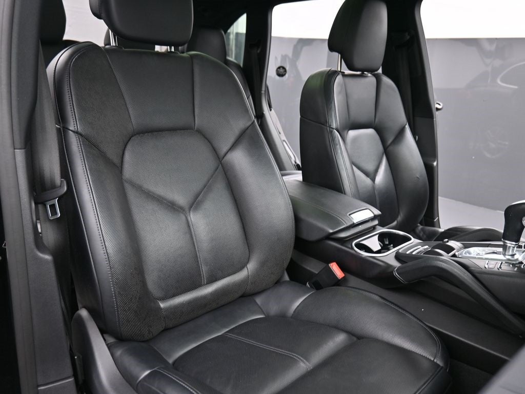 2016 Porsche Cayenne Base