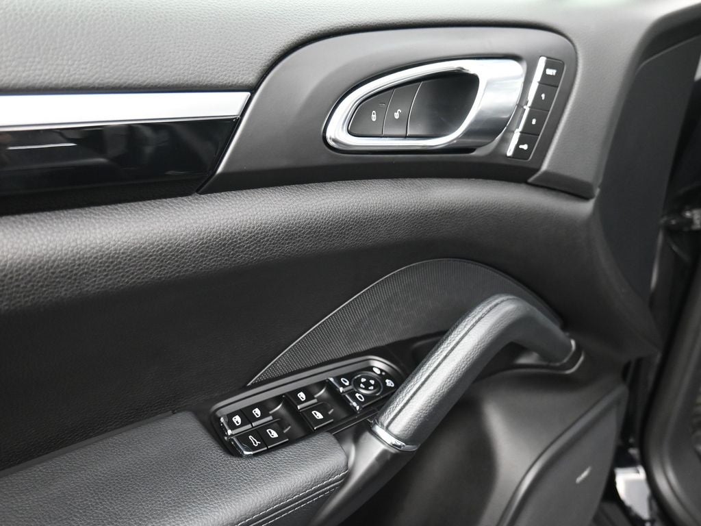 2016 Porsche Cayenne Base