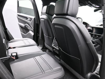 2023 Porsche Cayenne Base