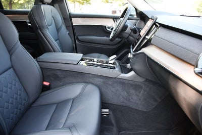 2026 Volvo XC90 Plus