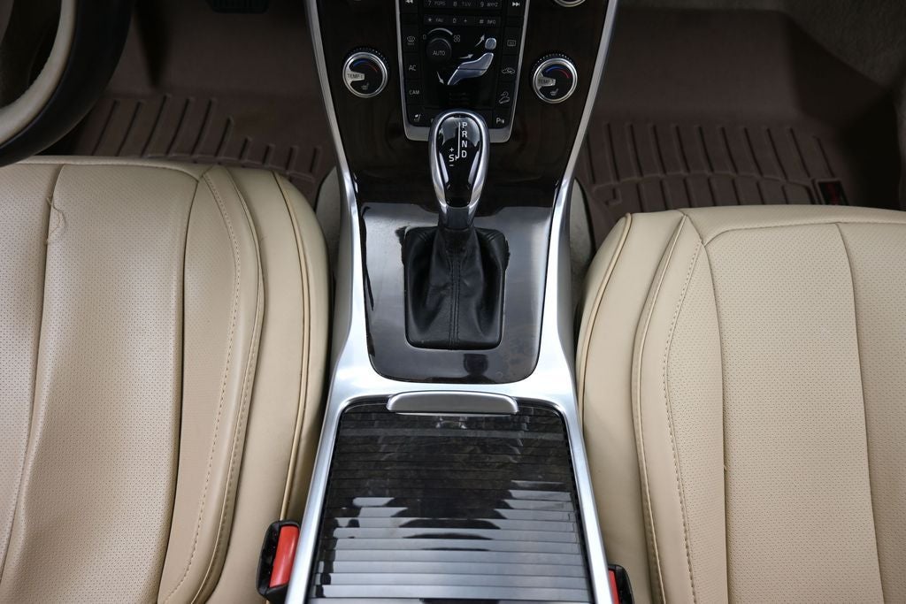 2015 Volvo XC70 T6