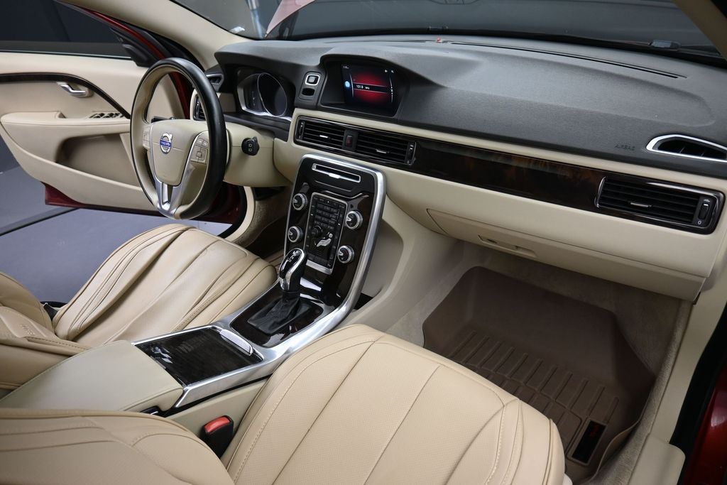 2015 Volvo XC70 T6