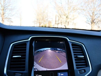 2022 Volvo XC90 Momentum
