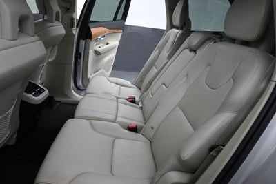2022 Volvo XC90 Momentum