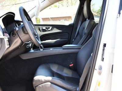 2023 Volvo XC60 Plus Bright Theme