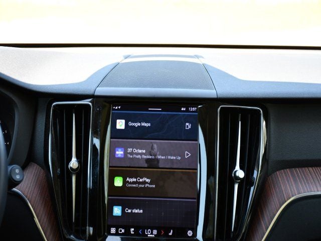 2023 Volvo XC60 Plus Bright Theme