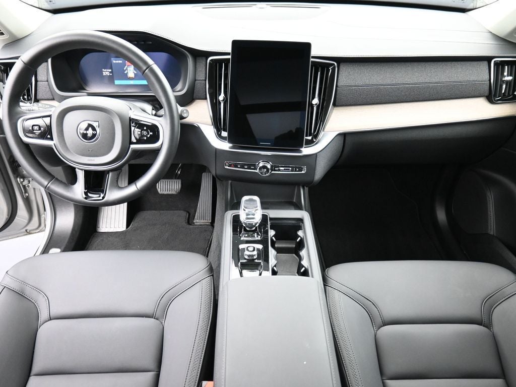 2025 Volvo XC90 Plus