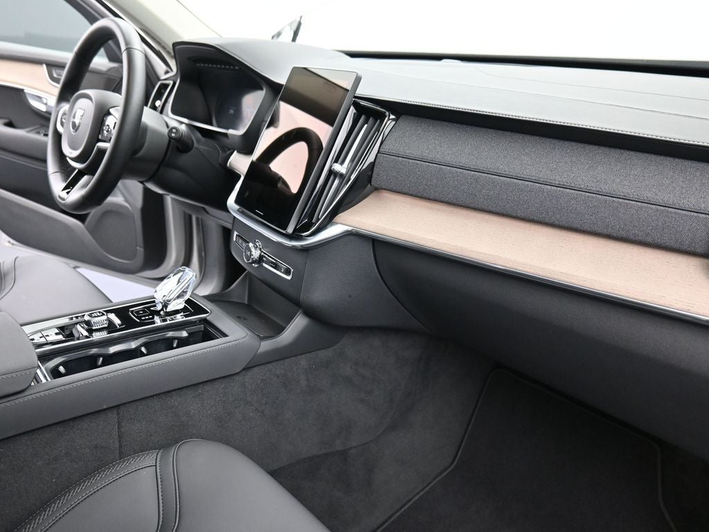 2025 Volvo XC90 Plus