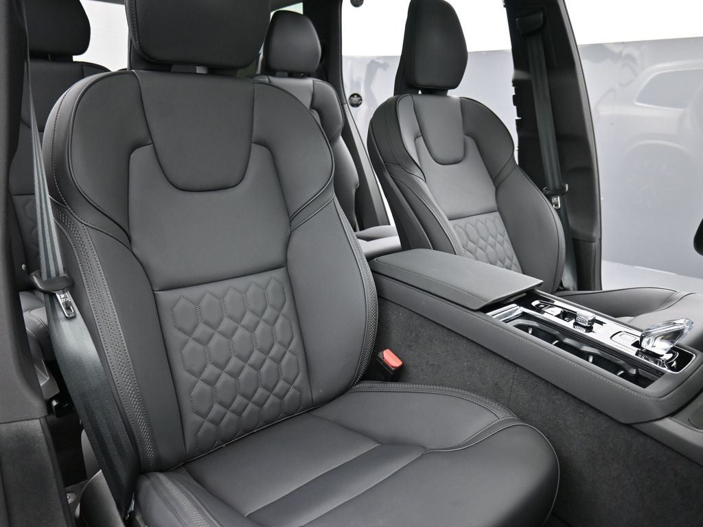 2025 Volvo XC90 Plus