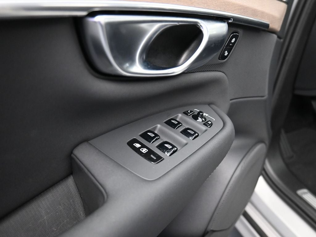 2025 Volvo XC90 Plus