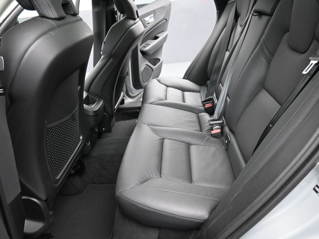 2025 Volvo XC60 Plus