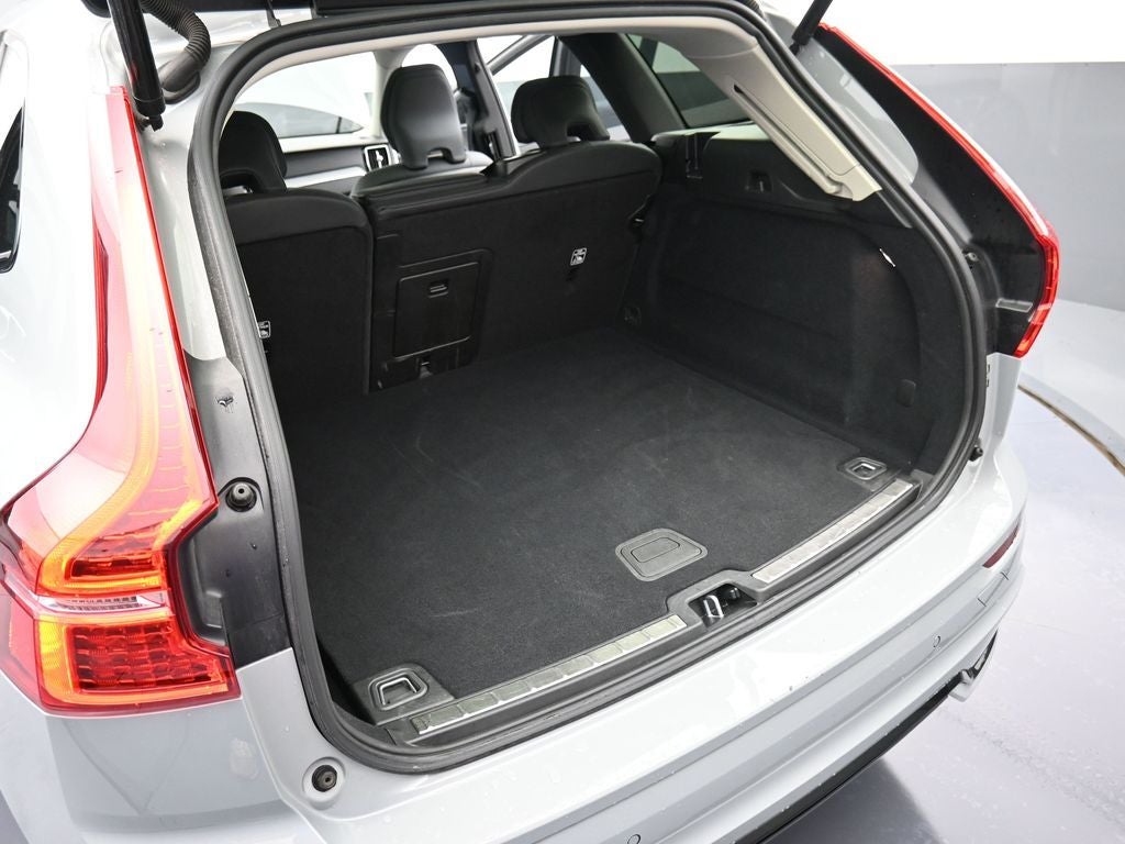 2025 Volvo XC60 Plus