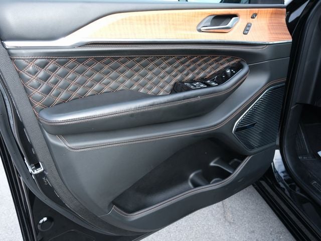 2024 Jeep Grand Cherokee Summit