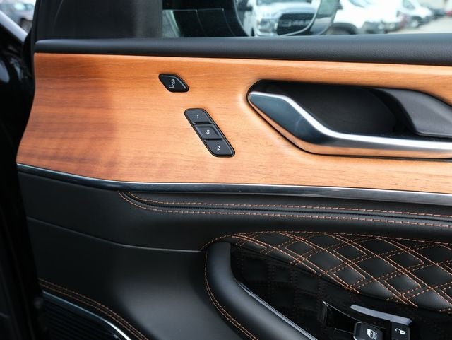 2024 Jeep Grand Cherokee Summit