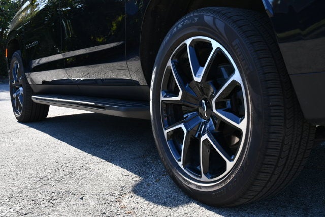 2024 Chevrolet Suburban RST