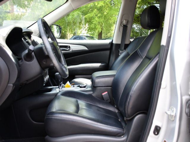 2017 Nissan Pathfinder SL
