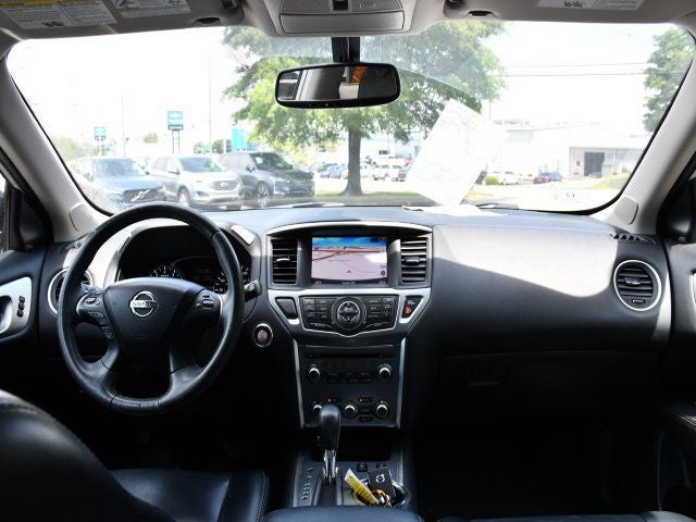 2017 Nissan Pathfinder SL