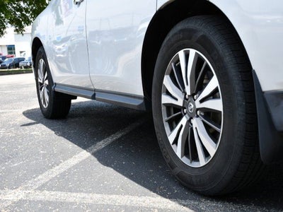 2017 Nissan Pathfinder SL