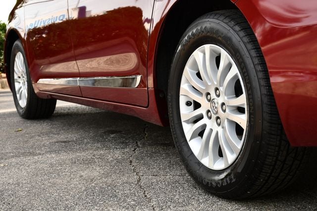 2013 Toyota Sienna XLE 8 Passenger
