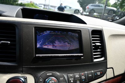 2013 Toyota Sienna XLE 8 Passenger