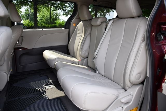 2013 Toyota Sienna XLE 8 Passenger