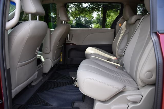 2013 Toyota Sienna XLE 8 Passenger