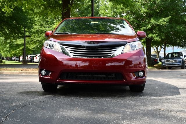 2013 Toyota Sienna XLE 8 Passenger
