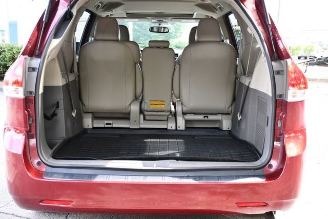 2013 Toyota Sienna XLE 8 Passenger