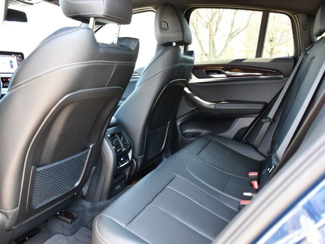 2025 BMW X4 xDrive30i