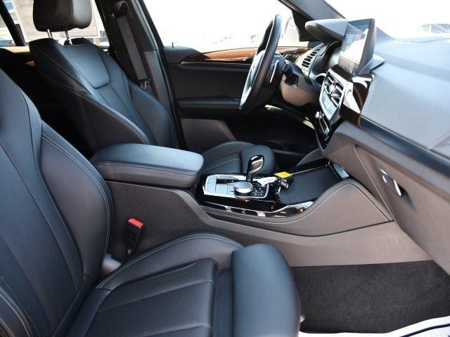 2025 BMW X4 xDrive30i