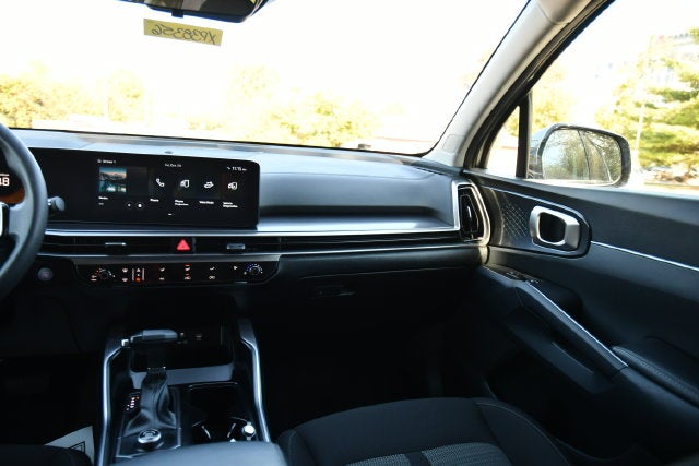2025 Kia Sorento LX