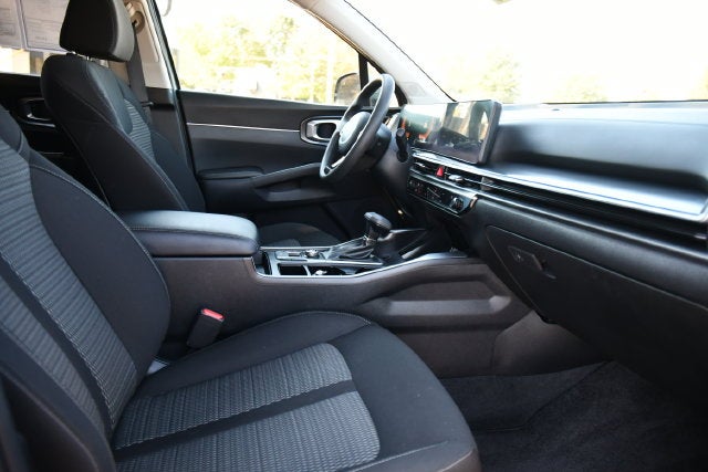 2025 Kia Sorento LX