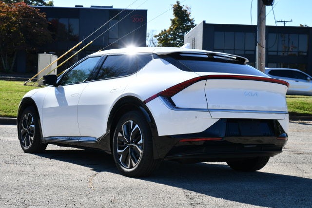 2022 Kia EV6 Wind