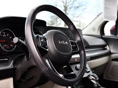 2024 Kia Carnival LX