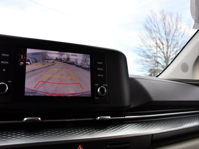 2024 Kia Carnival LX