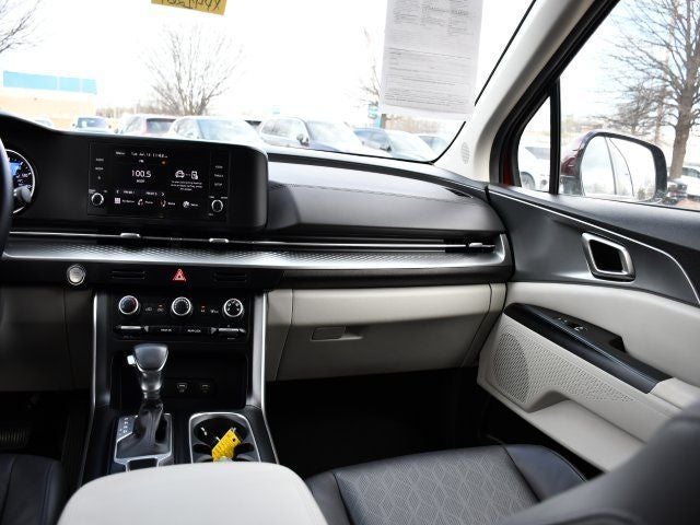 2024 Kia Carnival LX