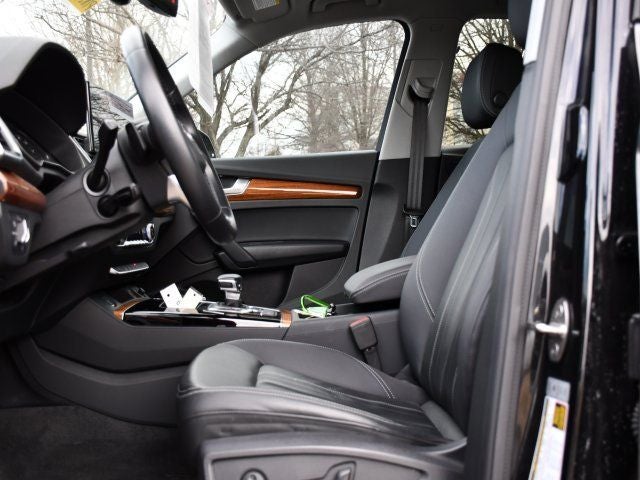 2023 Audi Q5 45 S line Premium quattro