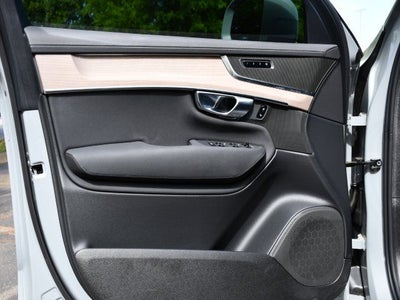 2025 Volvo XC90 B6 Core 2025.5