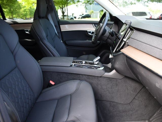 2025 Volvo XC90 B6 Core 2025.5