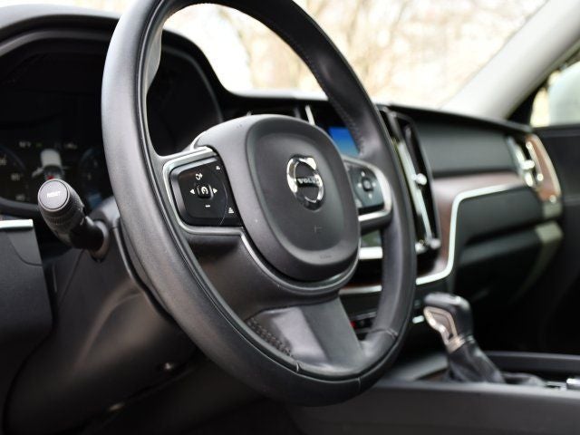 2021 Volvo XC60 T5 Momentum