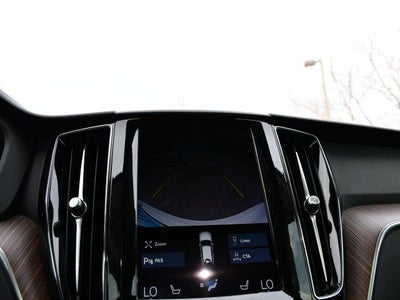 2021 Volvo XC60 T5 Momentum