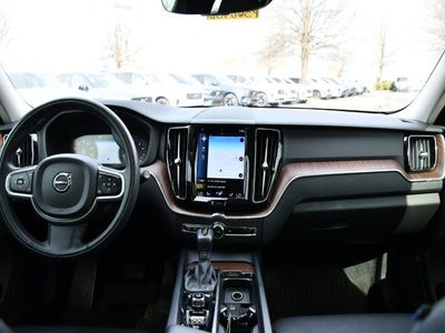 2021 Volvo XC60 T5 Momentum