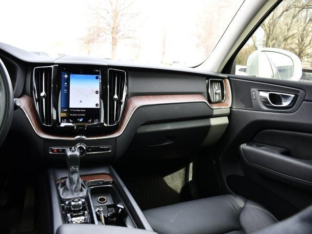 2021 Volvo XC60 T5 Momentum