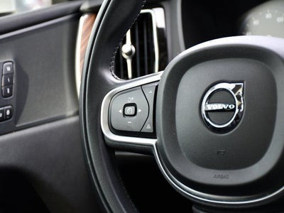 2021 Volvo XC60 T5 Momentum